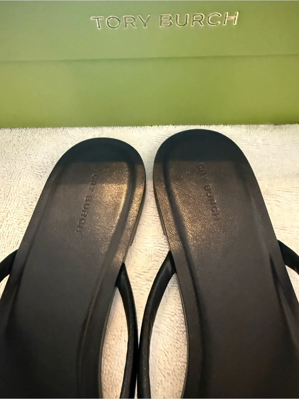 Tory Burch Black Leather Thong Sandals Chelsea Size 10 NIB New